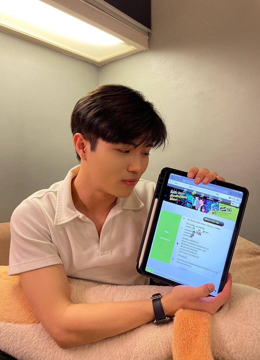 petchthanachit's tweet photo. วันนี้เพชรมาแนะนำให้รู้จัก ZEED 5G จาก AIS โปรเน็ตไม่อั้นเน้นๆ ไม่ว่าจะดูหนัง ฟังเพลง เล่นเกม ลื่นสุดๆ เหมาะกับวัยรุ่นที่ใช้เน็ตเยอะ สมัครง่ายๆได้ที่ 🔗https://t.co/46bv2uHIia ของแถมเพียบทั้งเน็ต, apple music, Youtube Premium , VIU Premium สมัครเลย ภายใน 30 ก.ย. นี้เท่านั้น !! 🔥 https://t.co/clQEW1xiFY