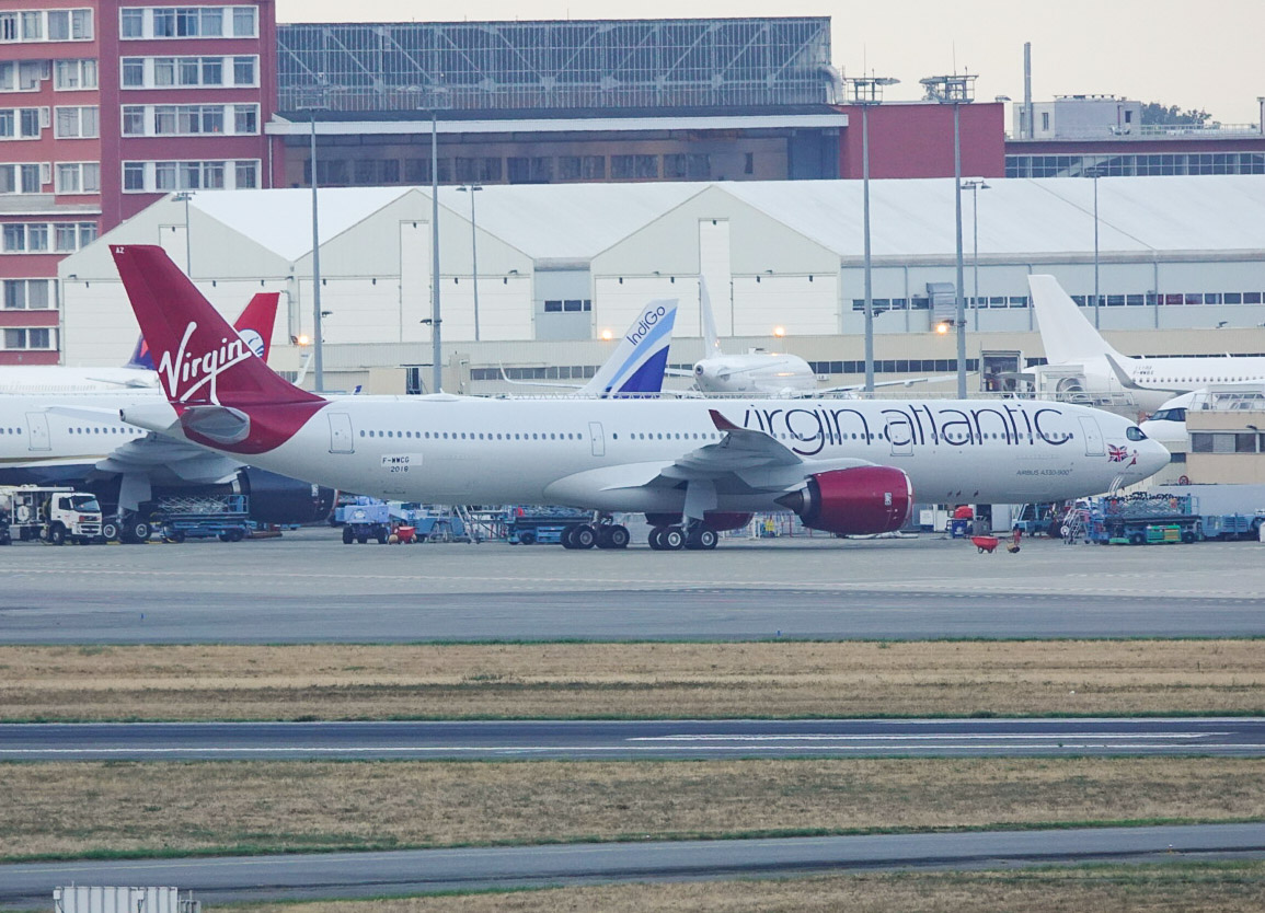 cliper31's tweet photo. Virgin Atlantic, Airbus A330Neo roll out in full livery. #Airbus #A330neo #virginatlantic #AvGeek #planespotting #aviation @TLSWatch https://t.co/CE8DKMBPjE