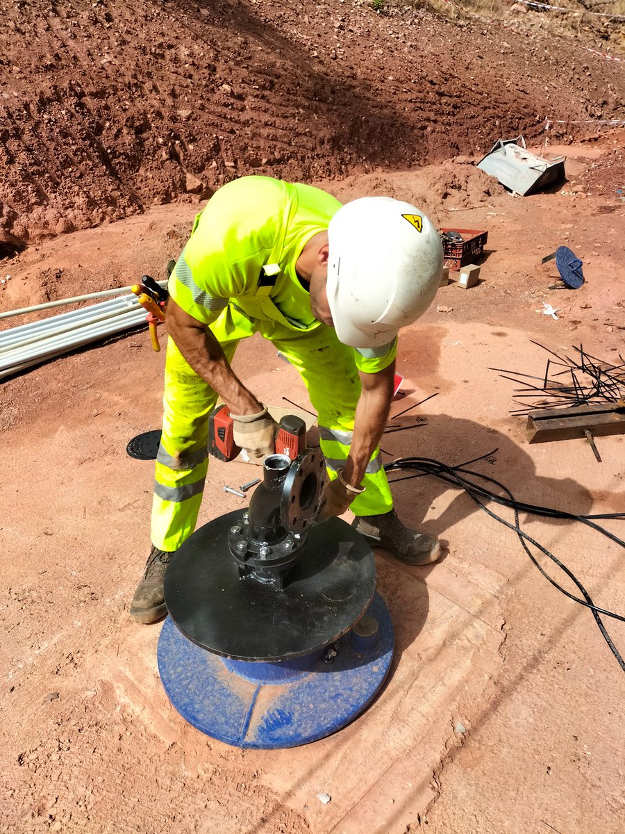 Gestagua_Saur's tweet photo. Los vecinos de #Reolid, pedanía de #Salobre, disponían hasta ahora de un pozo con caudal insuficiente para la demanda de #agua en #verano. Tras realizar @dipualba una nueva perforación, el Ayuntamiento nos ha encargado su equipamiento como gestores del servicio.
💧 #missionwater https://t.co/31aT4rCw5r