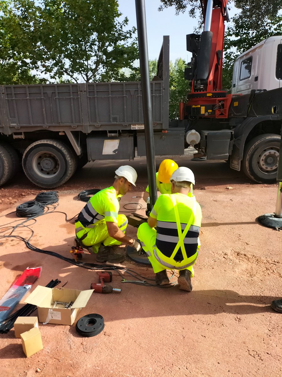 Gestagua_Saur's tweet photo. Los vecinos de #Reolid, pedanía de #Salobre, disponían hasta ahora de un pozo con caudal insuficiente para la demanda de #agua en #verano. Tras realizar @dipualba una nueva perforación, el Ayuntamiento nos ha encargado su equipamiento como gestores del servicio.
💧 #missionwater https://t.co/31aT4rCw5r
