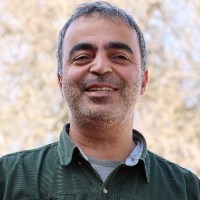 ForPiroglu's tweet photo. Son dakika! 
Acil çağrı

Türkiye'ye iade edilmek üzere 14 aydır Sırbistan'da tutuklu bulunan ve 95 gündür açlık grevinde bulunan Ecevit Piroğlu hastaneye kaldırıldı. 

Dün bilinç kaybı yaşayarak baygınlık geçiren Piroğlu bugün hastaneye kaldırıldı. 

Yaşam hakkı tehlikede. https://t.co/YrO7oK3HSo