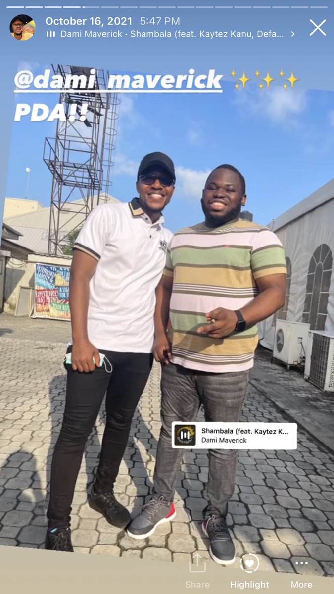 azarah_p's tweet photo. The way I famzed when I met them ehn😂😂😂 This was at @TomiwaImmanuel’s #TILive - August 2021 https://t.co/1OJiHvUCm0