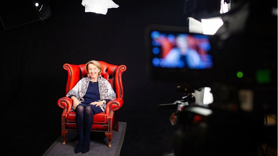 #Veranstaltungstipp Di., 13.09. um 19:00 spricht die Holocaust-Überlebende Eva Umlauf mit Anja Ballis, Florian Duda, Ernst Hüttl und Kim Wünschmann über Zeuginnen- und Zeugenschaft gestern und heute. Mehr Infos: hamburg.de/politische-bil…