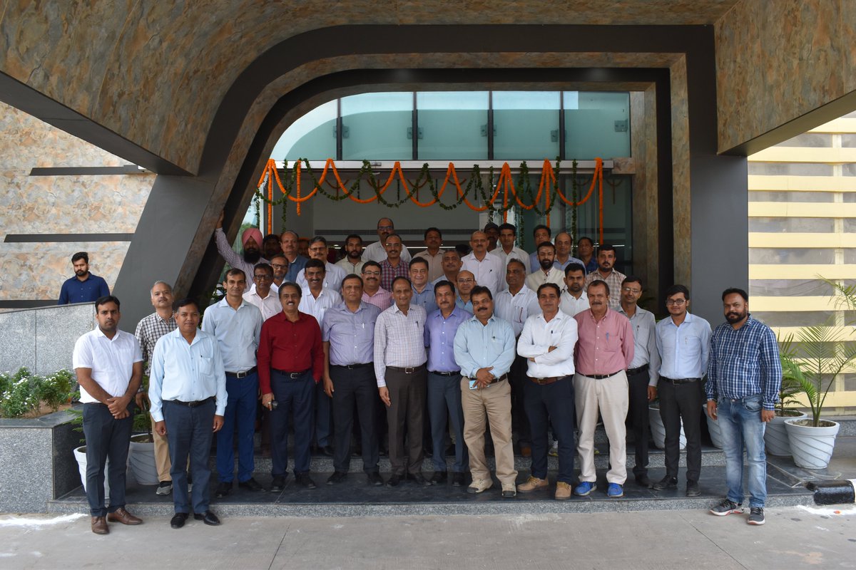 uhbvnpkl's tweet photo. CM @mlkhattar ने किया #UHBVN के नए मुख्यालय का #Video #conferencing के द्वारा #inauguration

#solarpanels के साथ #Hrayana की पहली #Energy #Conservative #building पर UHBVN को गर्व।

#UHBVN की #consumers को बड़ी सौगात, पूरी तरह से मुख्यालय होगा #Digital 

https://t.co/BbqggZpK29 https://t.co/KlWp0of9q3