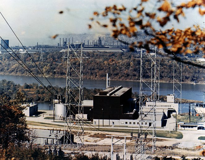mariobianchi18's tweet photo. Il #6settembre 1954 #Shippingport, Pennsylvania, ebbe inaugurata la prima centrale elettrica atomica. Il 2/12 il reattore raggiunse la potenza critica producendo la piena capacità di 60 megawatt circa 3 settimane dopo, sufficiente per rifornire una città di 250.000 abitazioni. https://t.co/CK1hLPf5uo