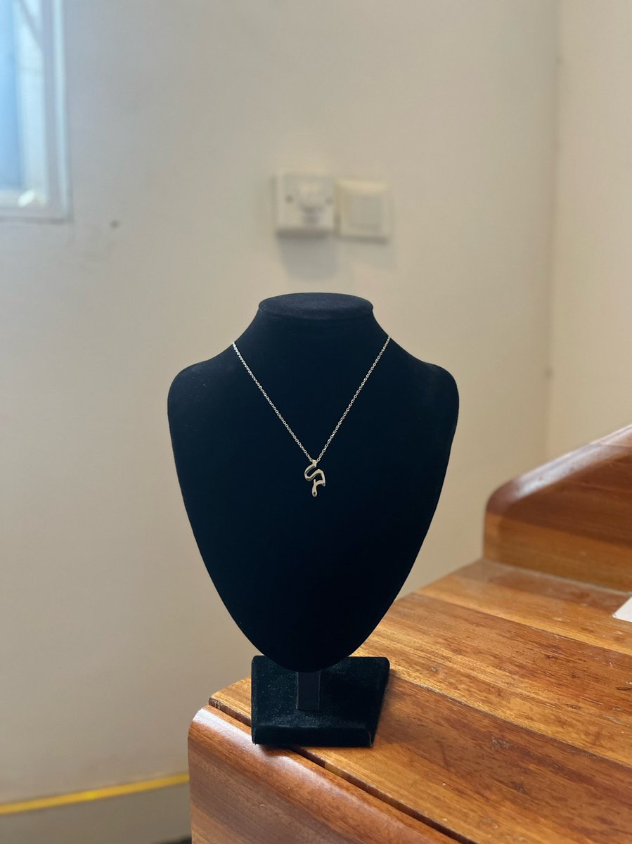 ksjewelryy's tweet photo. Gold or Sliver? Any type of jewellery you want, KS has got you! https://t.co/xq7k0RYMYe
