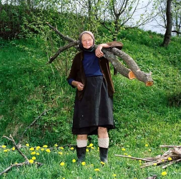 Na prvoj liniji on Twitter "Kakve su to žene bile!!!! Pojam snage💪💪💪"