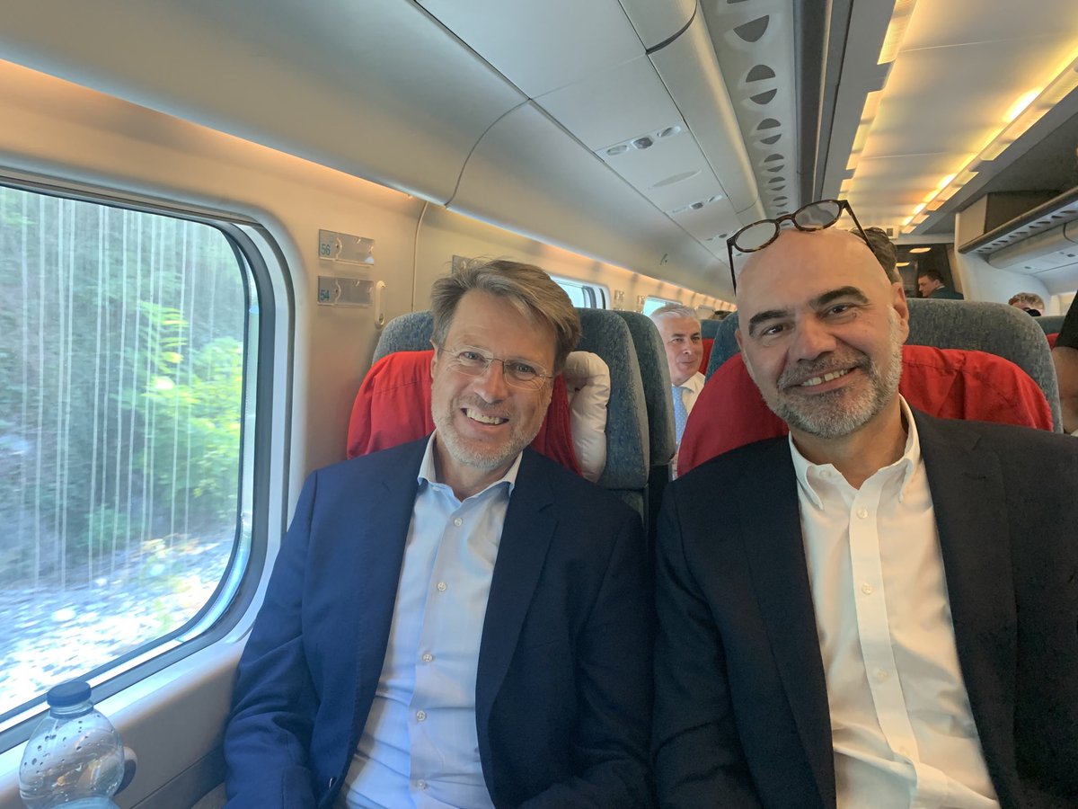 By train to #Maribor with MFA State Secretary Samuel Zbogar for a #sustainability #zeroemission visit. Organised by Institute for Strategic Solutions!