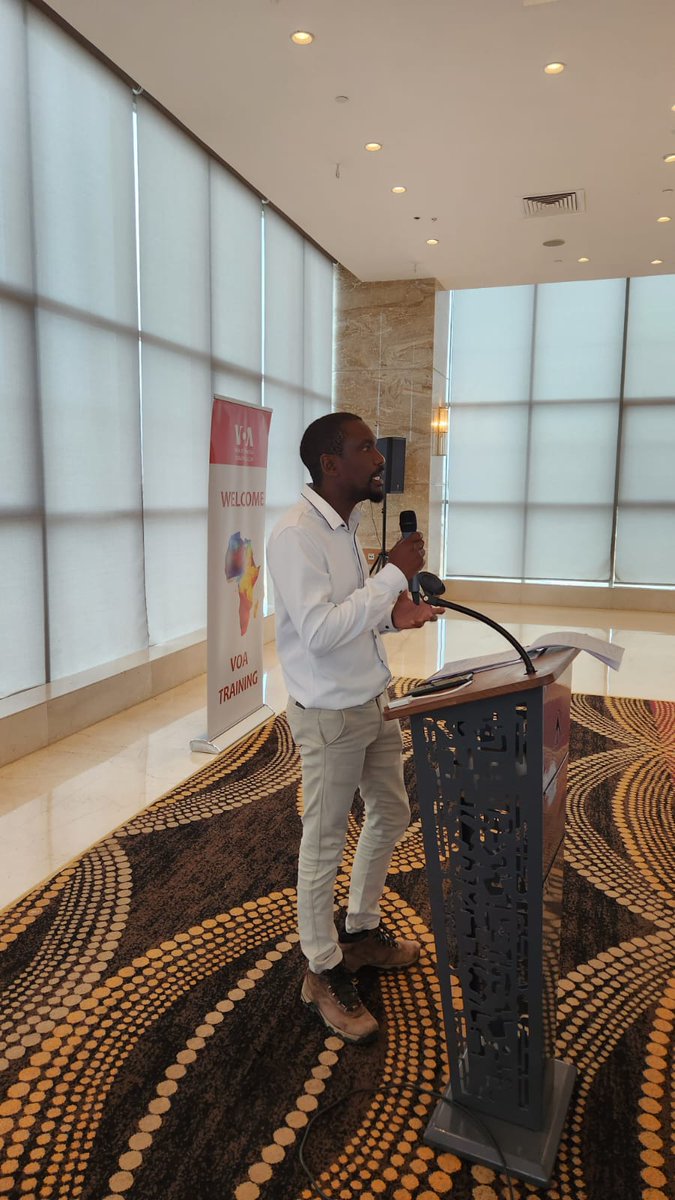 bbmhlanga's tweet photo. Chimudhara, chimuZimba ichoo #KenyaDecided we will not stop winning, we won't stop grinding. Ichooo paNairobi for @HStvNews https://t.co/nMJgnyQ0Fe