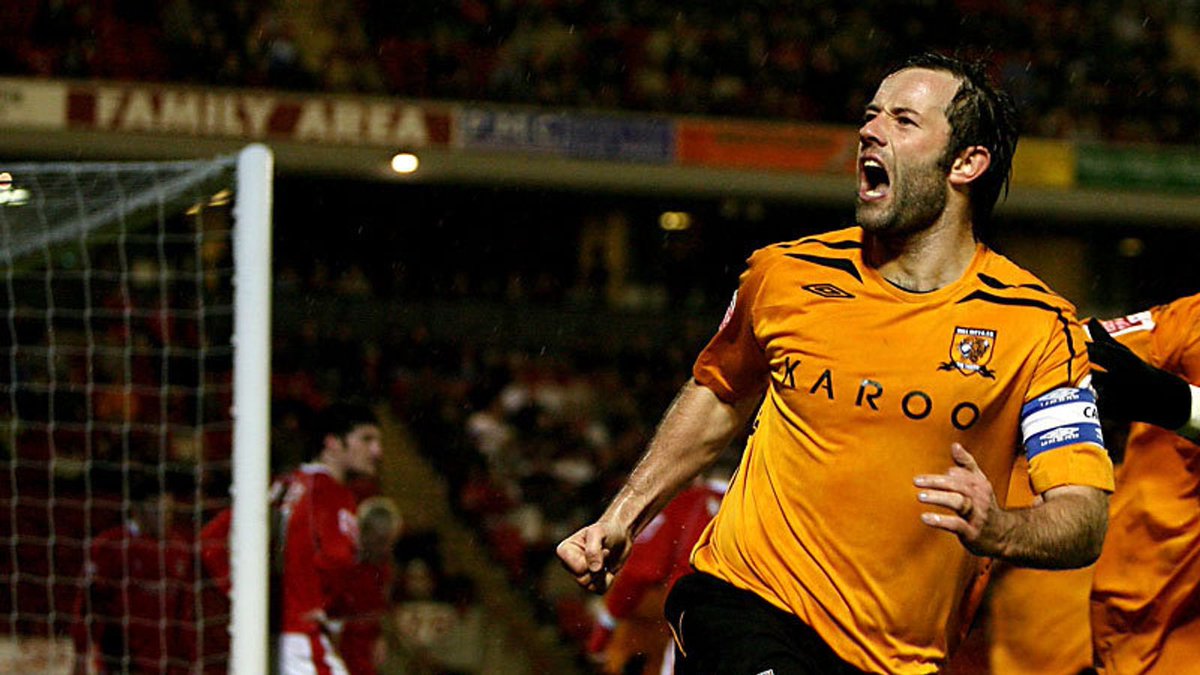 Happy birthday to former City skipper Ian Ashbee! #hcafc