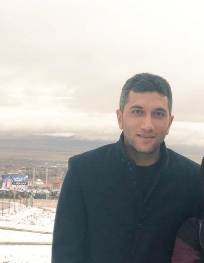 Tutuklu Hastalar (@tutukluhastalar) on Twitter photo Kanser Hastası Yusuf Özmen'in eşi:
"Eşim kanser hastası. Cezaevinde kaldığı her an, onu düşünmek istemediğim durumlara getirebilir. Nereye başvurduysam karşıma <a href="/ADLITIPKURUMU/">Adli Tıp Kurumu</a> kararı çıkıyor. Eşimin ACİL tahliye edilmesi gerekiyor <a href="/bybekirbozdag/">Bekir Bozdağ</a>"
#ogretmenlervazgecmeyecek Kanser Hastası Yusuf Özmen'in eşi:
"Eşim kanser hastası. Cezaevinde kaldığı her an, onu düşünmek istemediğim durumlara getirebilir. Nereye başvurduysam karşıma <a href="/ADLITIPKURUMU/">Adli Tıp Kurumu</a> kararı çıkıyor. Eşimin ACİL tahliye edilmesi gerekiyor <a href="/bybekirbozdag/">Bekir Bozdağ</a>"
#ogretmenlervazgecmeyecek