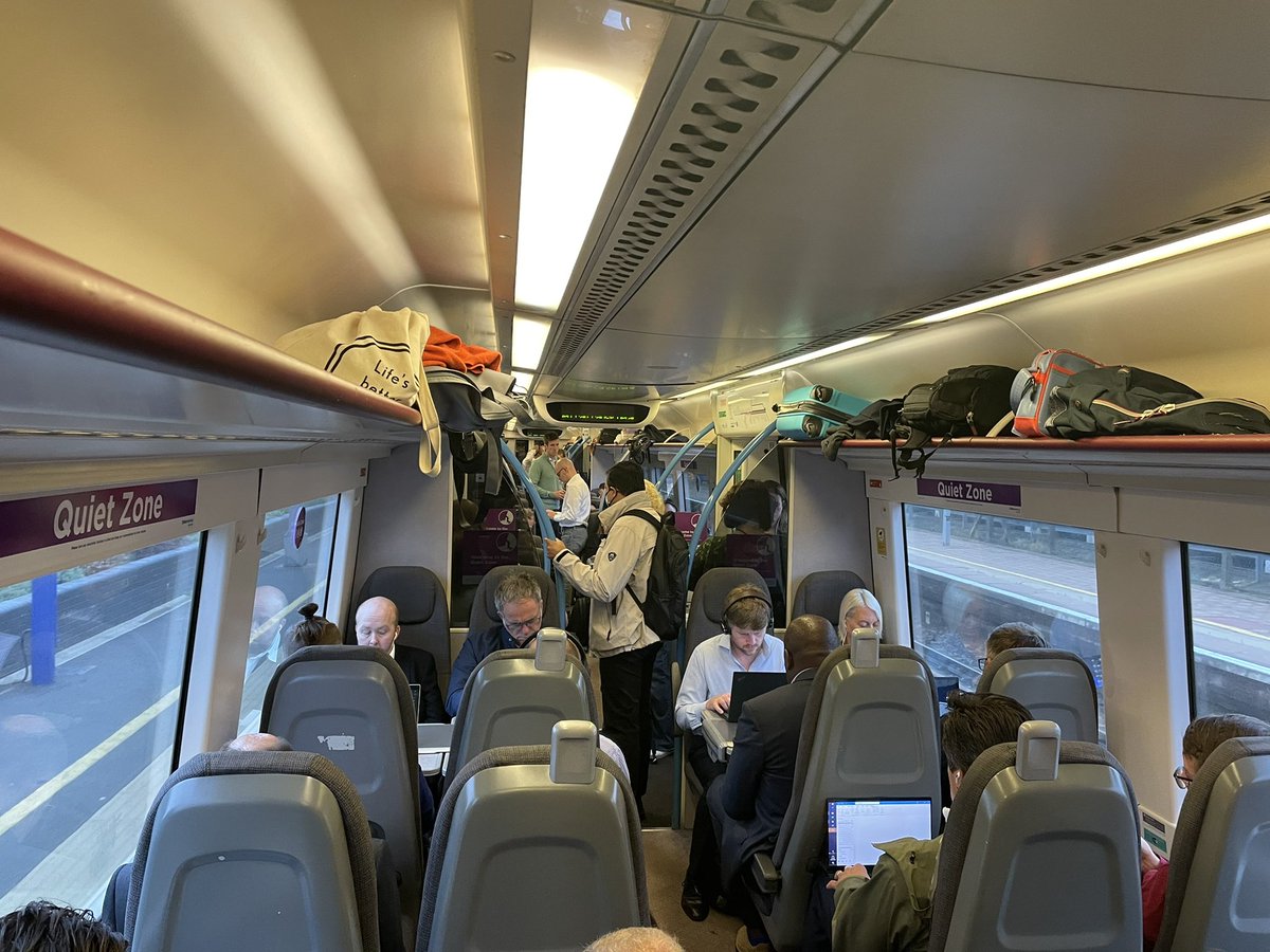 JohnOBrien12's tweet photo. @chiltrenrailway 740pm from Bicester North to London this am has three carriages leading to severe overcrowding again, why can you not add an extra carriage or two so those paying £80 plus can get a seat, rather than seat on the floor. This is not good enough! https://t.co/cI42aiiRAv