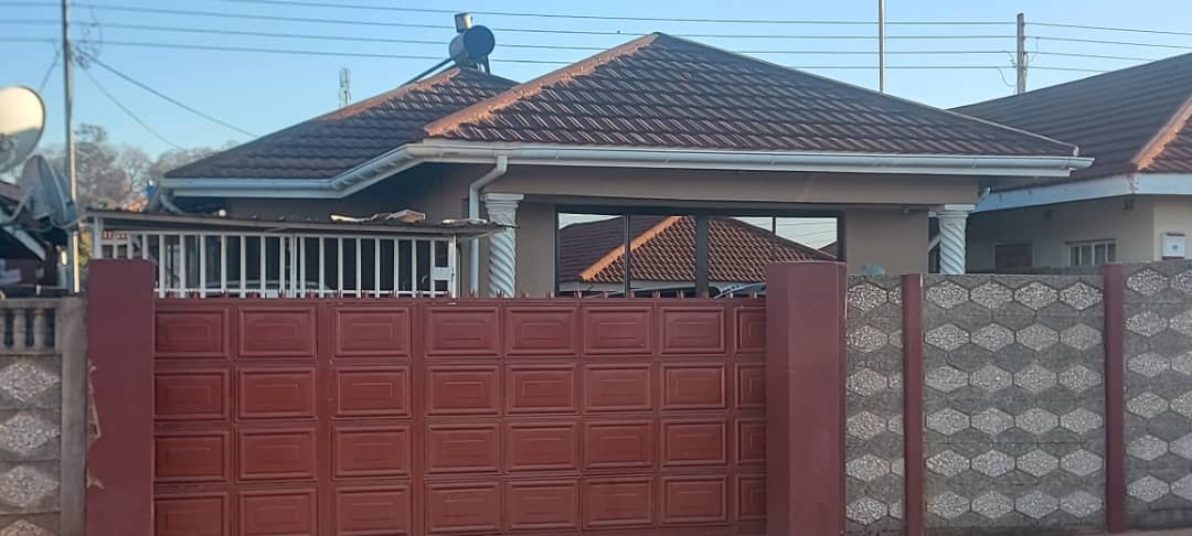 <a href="/Axecure_sneaker/">𝗔𝘅𝗲𝗰𝘂𝗿𝗲 🙂</a> 3 Bedrooms(mes),lounge,dining,kitchen,toilet,carpot,borehole,solar geyser,walled and gated.sitting on 250sqm.Tynwald South (Kuwadzana Roundabout)$500 rent
Call or App 0778817170