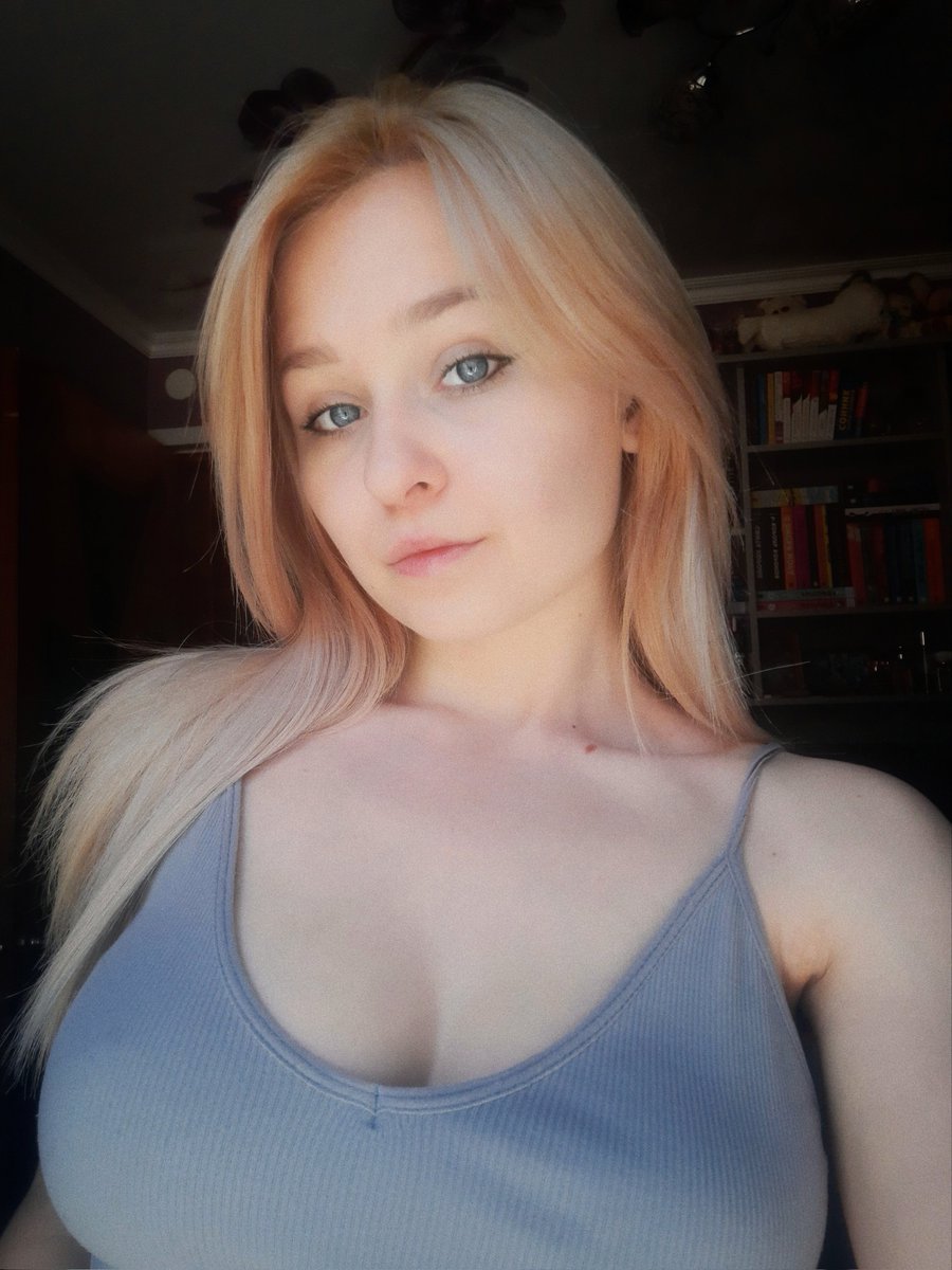 LunaSnnN's tweet photo. Научите улыбаться на фото, я вам заплачу https://t.co/TeKG0sAU76