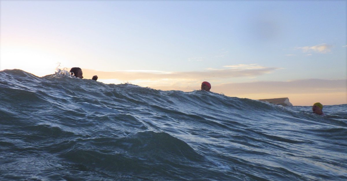 Ravilious's tweet photo. Tuesday thrills @purplepuffin #Seaford #SeaSwells #SeaSwimming #OpenWater #EarlySwim https://t.co/vKbhOcgc4r