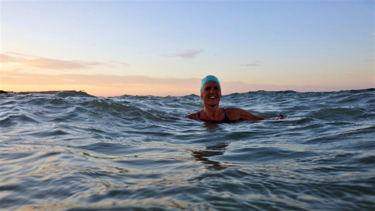 Ravilious's tweet photo. Tuesday thrills @purplepuffin #Seaford #SeaSwells #SeaSwimming #OpenWater #EarlySwim https://t.co/vKbhOcgc4r