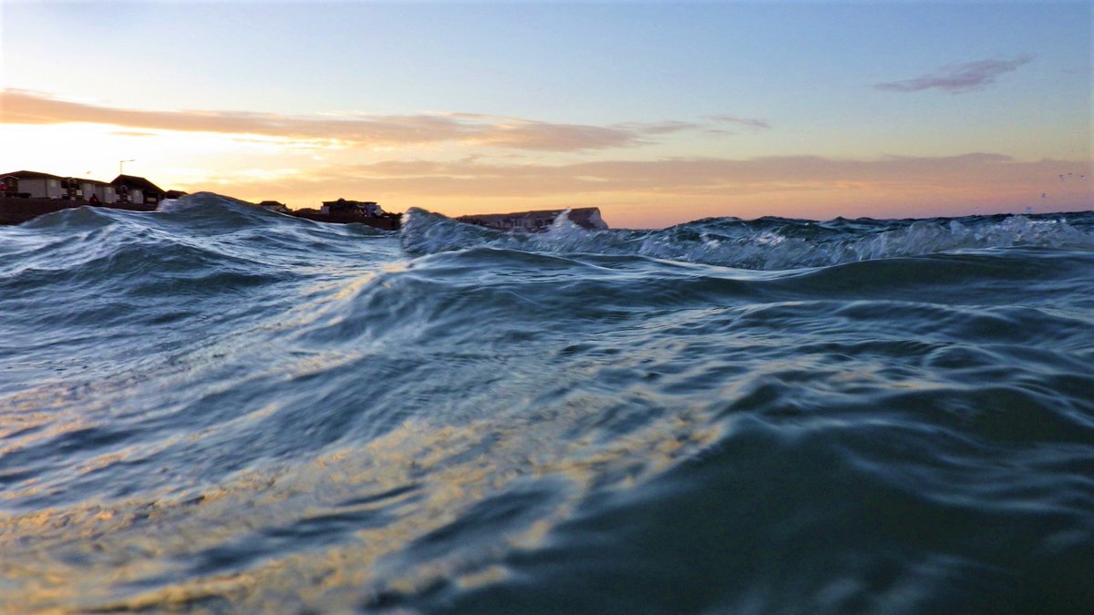 Ravilious's tweet photo. Tuesday thrills @purplepuffin #Seaford #SeaSwells #SeaSwimming #OpenWater #EarlySwim https://t.co/vKbhOcgc4r