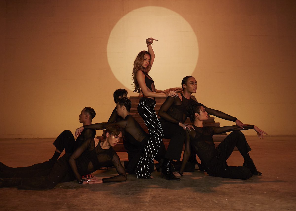 otpcnews's tweet photo. อื้อหืออ !!! MATCHA เปิดตัว MV แรก “COMPLICATED” อภิมหาแซ่บ !! อัลบั้ม 2 “ANGELOGY” อลังการ ตอกย้ำความเป็นแฟชั่นไอคอนอีกครั้ง!!! กับอัลบั้มที่2ของศิลปินสาวป๊อป “MATCHA (มัจฉา โมซิมันน์)”
https://t.co/4GwLl0J9ht
#MATCHA #COMPLICATED #ANGELOGY https://t.co/WtTFJ5N03f