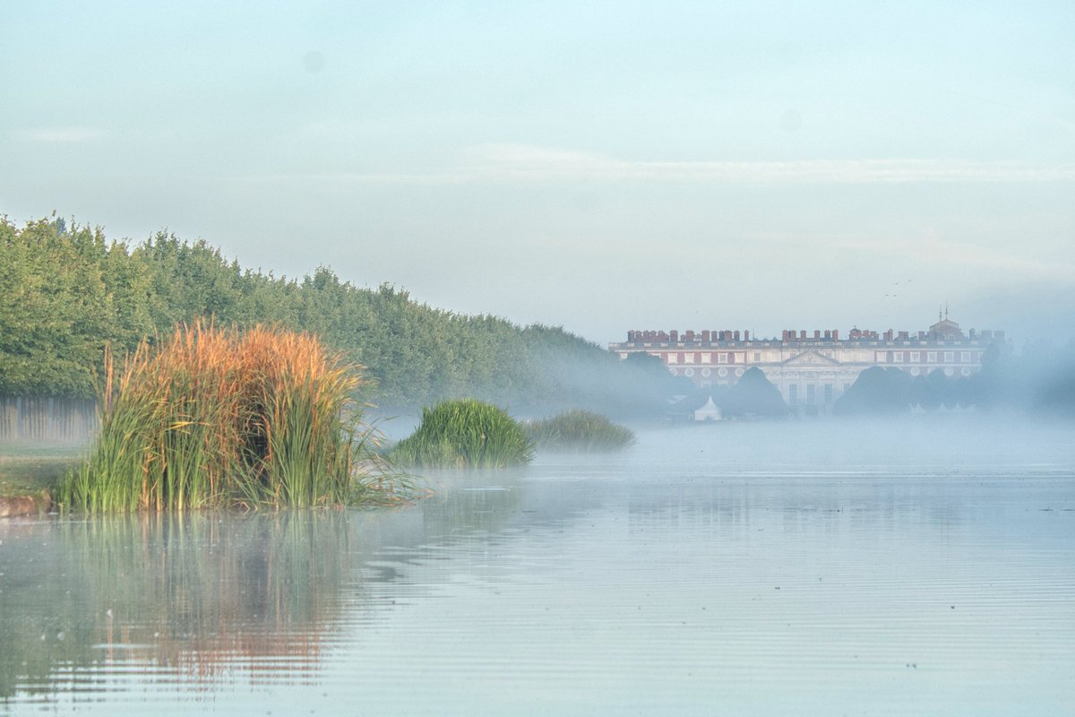 Gentle mist over #TheLongwater in #HomePark taken 5.09.22 @HRP_palaces @theroyalparks @fbhp_uk @Visit_Richmond1 @itvlondon