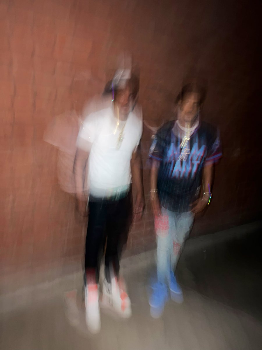 LilCedHT's tweet photo. We Everwhere They Neva There 🦈🦈🚀🐾  #HavinThangs 🔝 https://t.co/k2pZqHizNw