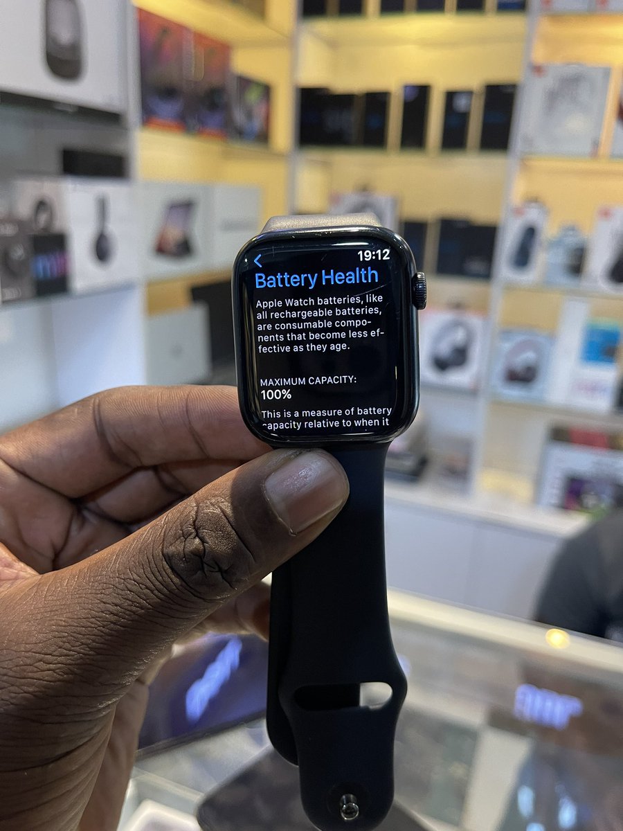 sageknighttech's tweet photo. Apple watch Series 7 45mm at Ush 1,000,000/=
📍Kooki Tower, Level 6, Shop 661
☎️0706322565 https://t.co/JYaIZUS8k8