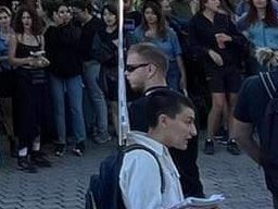 communakios's tweet photo. Δεν είναι καλό να κρίνουμε από την εξωτερική εμφάνιση αλλά αυτοί είναι κανονικοί φοιτητές; #ΕΚΠΑ #antireport https://t.co/SflisFO68o