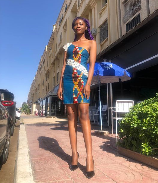 AyilaMedia's tweet photo. 🔴🔴[𝗣𝗘𝗢𝗣𝗟𝗘]
On démarre ce mardi en charme et en beauté avec l'actrice et réalisatrice camerounaise Stella Tchuisse qu'on a vu il y'a peu à l'affiche du film Bendskin de Narcisse Wandji. 
Belle journée à tous !
#ayila #cameroun https://t.co/zNR26Vcvek