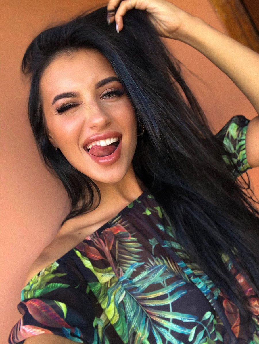 Yuliia ArtiArt tweet media