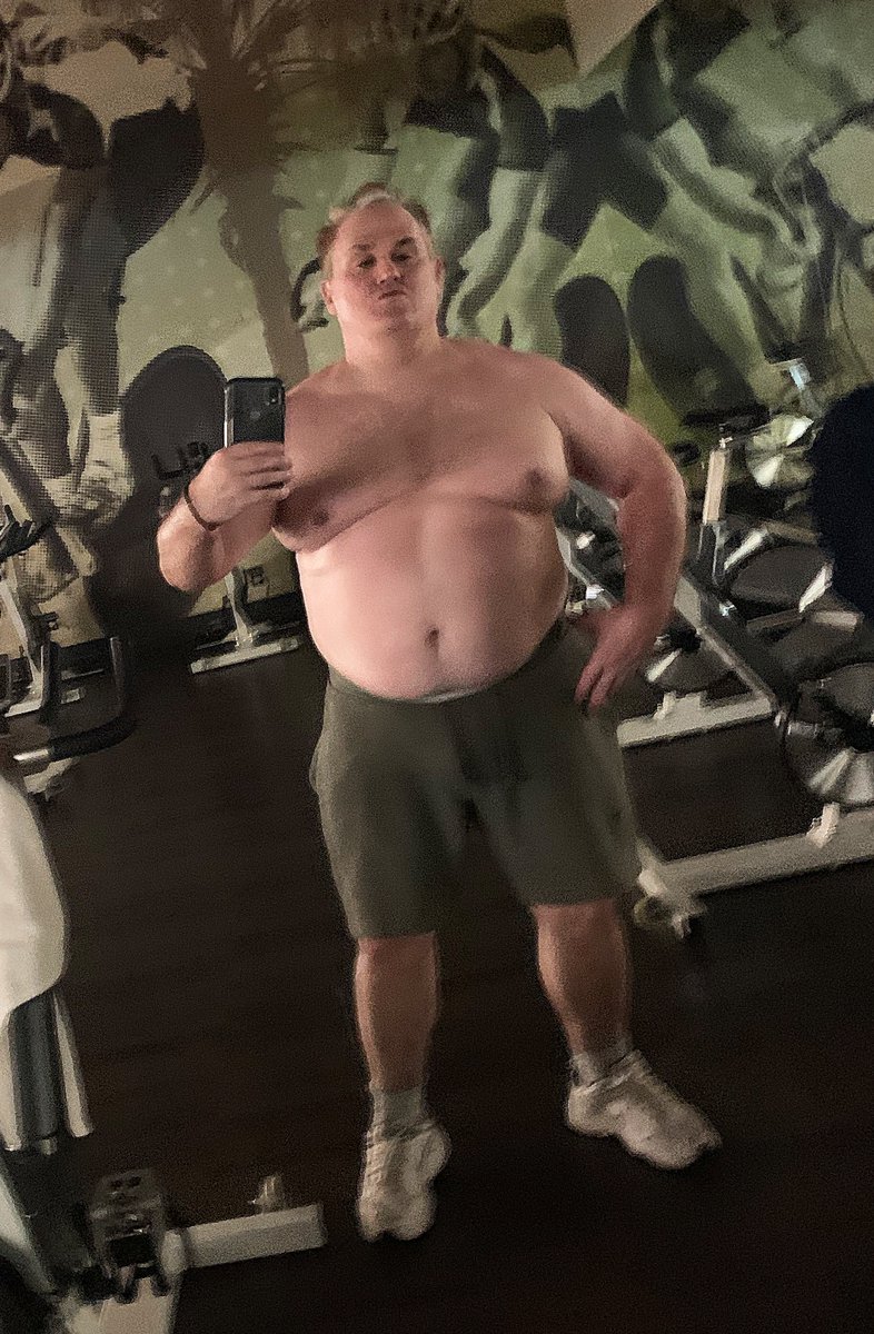 CliffySC's tweet photo. My satue stance. Decent workout at the gym.  Consistency is what I'm trying to maintain.  I average about 3 to 4 times a week.  #thickmuscle #workout #muscle #physique https://t.co/Li2z9Soo0k