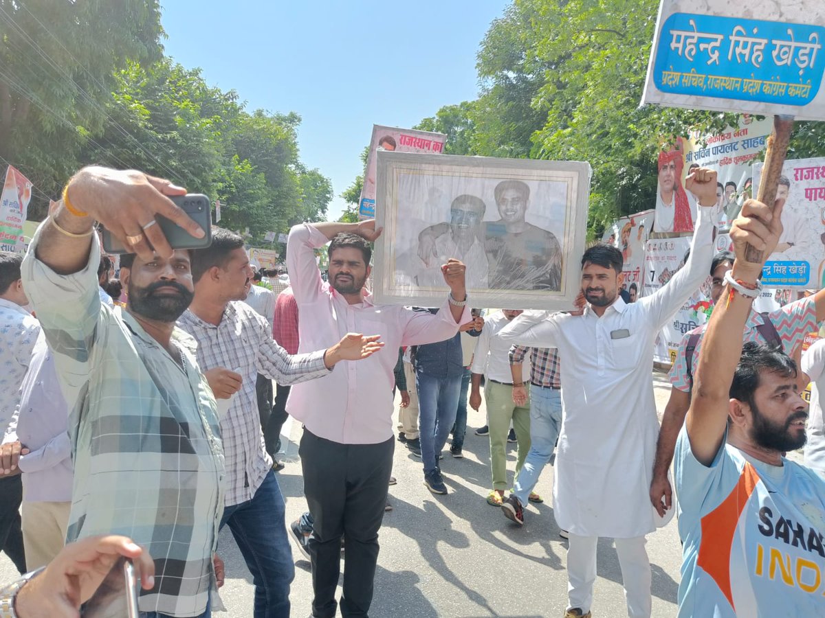 Rkvishnoi14's tweet photo. श्रीमान @SachinPilot को जन्म दिन की हार्दिक शुभकामनाएं 
@NareshG36193464 
@BNangli https://t.co/GcXzaEen6i