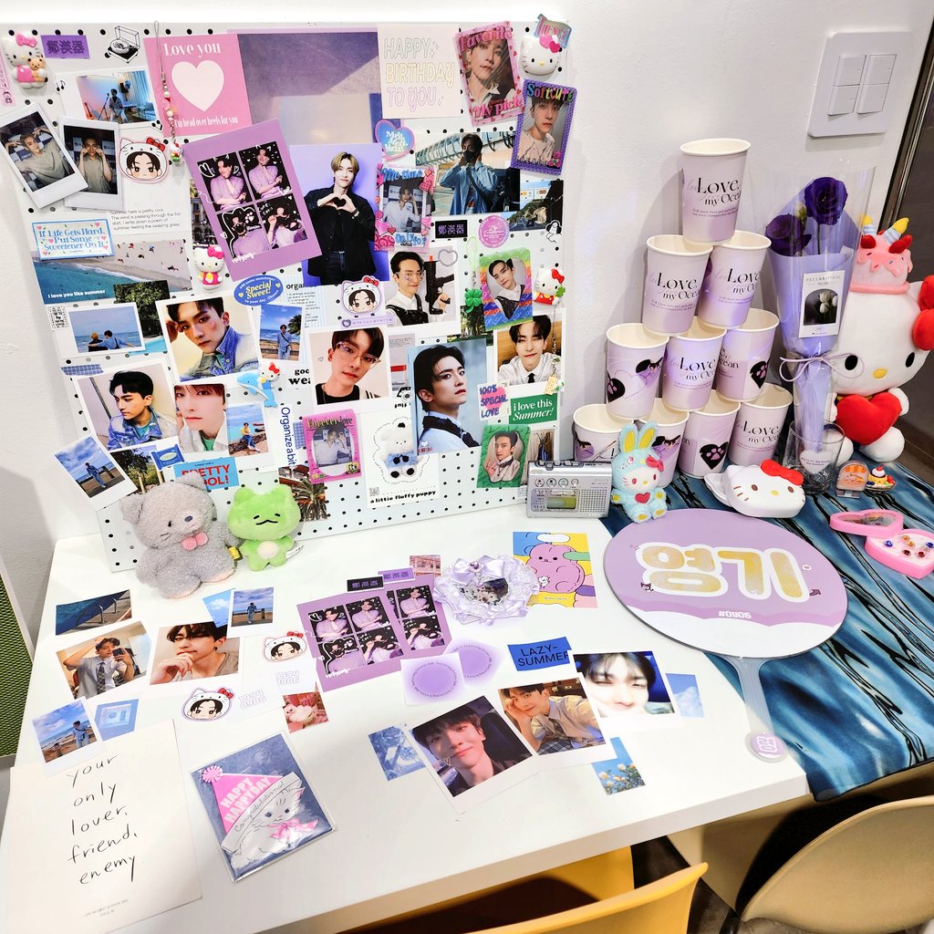 memorybox_90's tweet photo. 영기님 생일 축하드려용🎉
김준빵 덕구도 잘 놀다 갑니다>_0❤️‍🔥

#나의여름이_다가온날
#love_my_ocean https://t.co/cd1v7aeU6l