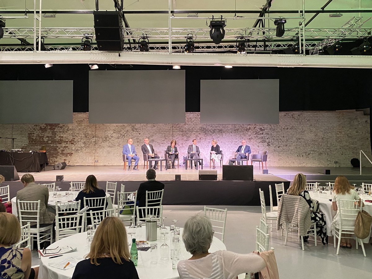 Der <a href="/OeAD_worldwide/">OeAD</a> präsentiert sich heute bei der #Auslandskulturtagung des <a href="/MFA_Austria/">MFA Austria</a>. Eine wichtige Zusammenarbeit, vor allem auch, was die Aktivitäten in der #Ukraine betrifft! #KooperationsbüroLemberg #ErasmusPlus #Lektoratsprogramm