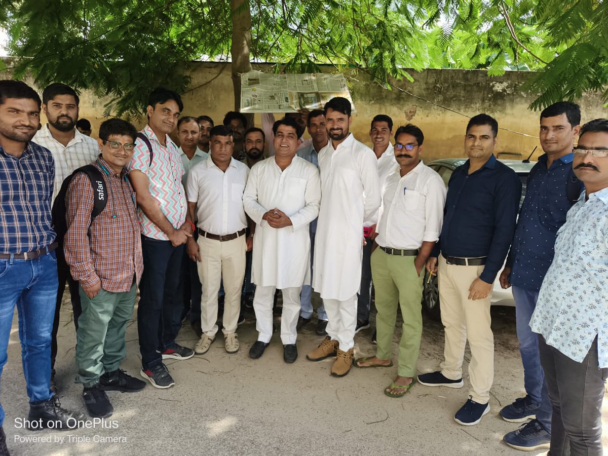 bnangli's tweet photo. #jaipur आज राजस्थान के पूर्व उपमुख्यमंत्री श्री @SachinPilot  जी को सिविल लाइन 11 no पहुँचकर जन्मदिन बधाई एवं शुभकामनाएं दी।🎊🎊💐💐 @Mahendrakheri_  @NareshG36193464  @Rkvishnoi14 https://t.co/8INVZgpgMV