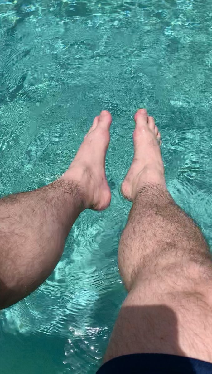 CliffySC's tweet photo. Only one way to stay cool in this heatwave #pool #Heatwave2022 #feet #calves https://t.co/ek1cgv4hop