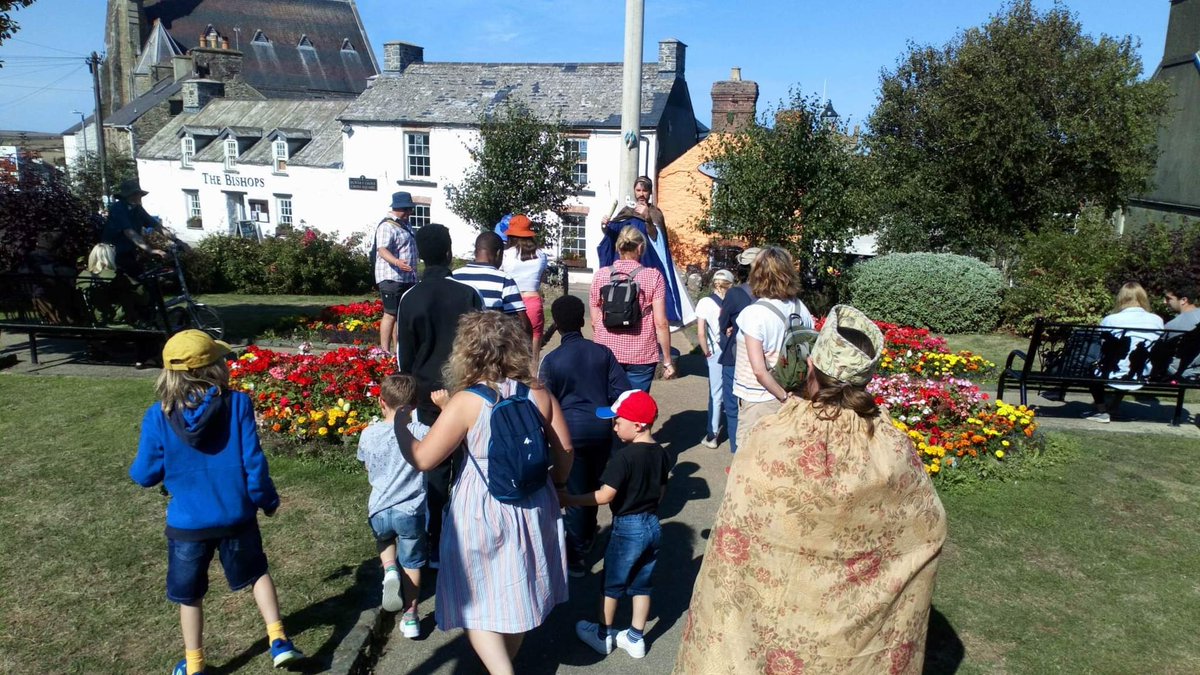 stdavidswalk's tweet photo. Last (planned (100% Verifiably accurate) ) tour this Friday! Tickets available via https://t.co/JHCluhAJAk

After that we will be doing private group bookings, contact firedonkeylive@gmail.com to arrange.

#stdavids #visitpembrokeshire #comedytour https://t.co/zyPXcylxVt