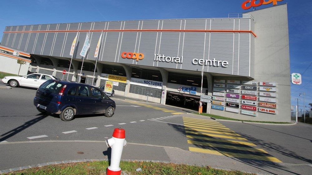 SignalPark's tweet photo. Parking Coop Allaman, SP2-115, Vaud, Switzerland, 777 places, Mall
#Parkingevent #Parking_net #ParkingReview #Parkingnews #indoor #detectors #spaces #freeornot #signs #parking #guidancesystem #car #Swissmade #SP2115 #guidagealaplace #detecteurs #rouge #vert #libre #occupé 😃 https://t.co/SdNiLoIIJ9