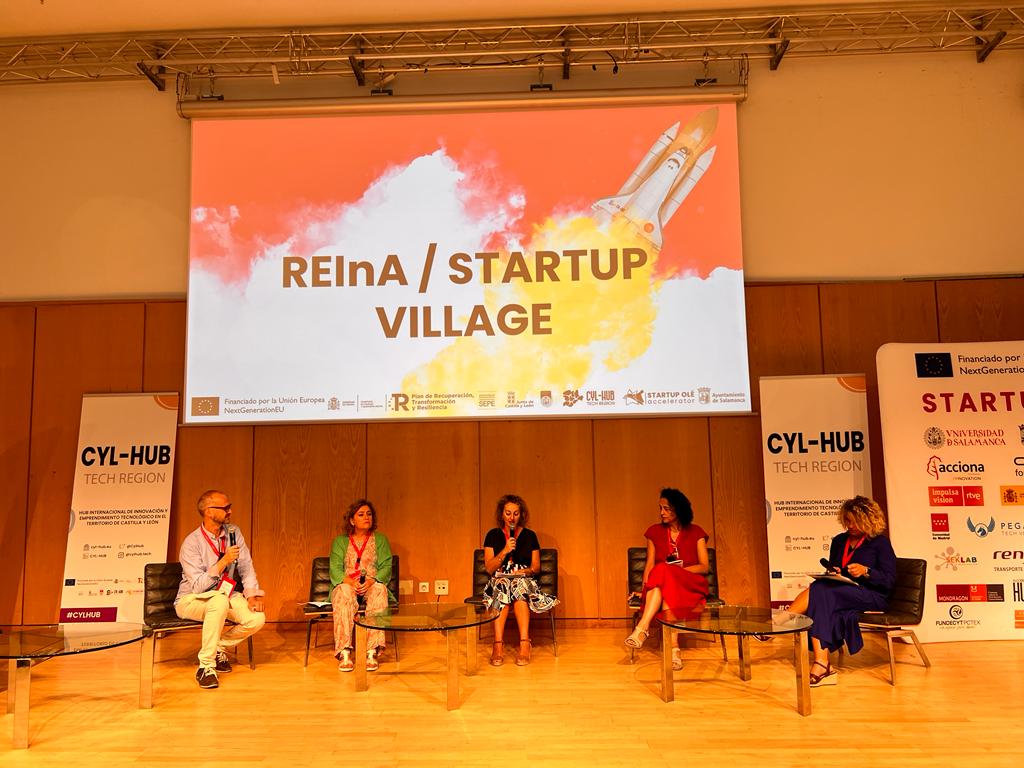 🎙️🌾Comienza en <a href="/StartupOle/">Startup Olé</a> la Mesa redonda 'El papel de los Grupos de Acción Local'

Modera ➡️ <a href="/mj_murciano/">María José Murciano Sánchez</a>,gerente REDR

Intervienen➡️
Yolanda Sanz, gerente <a href="/gdrjerezcosta/">GDR Campiña Jerez y Costa Noroeste de Cádiz</a>
Miryam Guijarro, técnica <a href="/CODINSE/">CODINSE</a>
Ana Ruiz, gerente <a href="/SoriaSentirRura/">SoriaSentirRural</a>
Javier Ruiz, técnico <a href="/sierralademanda/">Sierra de la Demanda</a>