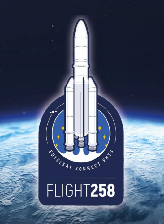 DLR_SpaceAgency's tweet photo. Fast 9 Meter hoch &amp; 6,4 Tonnen schwer: Heute Abend soll #Ariane5 #VA258 vom Europäischen Weltraumbahnhof in 🇬🇫 Kourou den Kommunikationssatelliten "Eutelsat Konnect VHTS" in einen supersynchronen Transferorbit bringen. 
Start ab 23:45 Uhr in 🇩🇪, Livestream https://t.co/sYo6Pa6j07 https://t.co/nMRJXPeyPO
