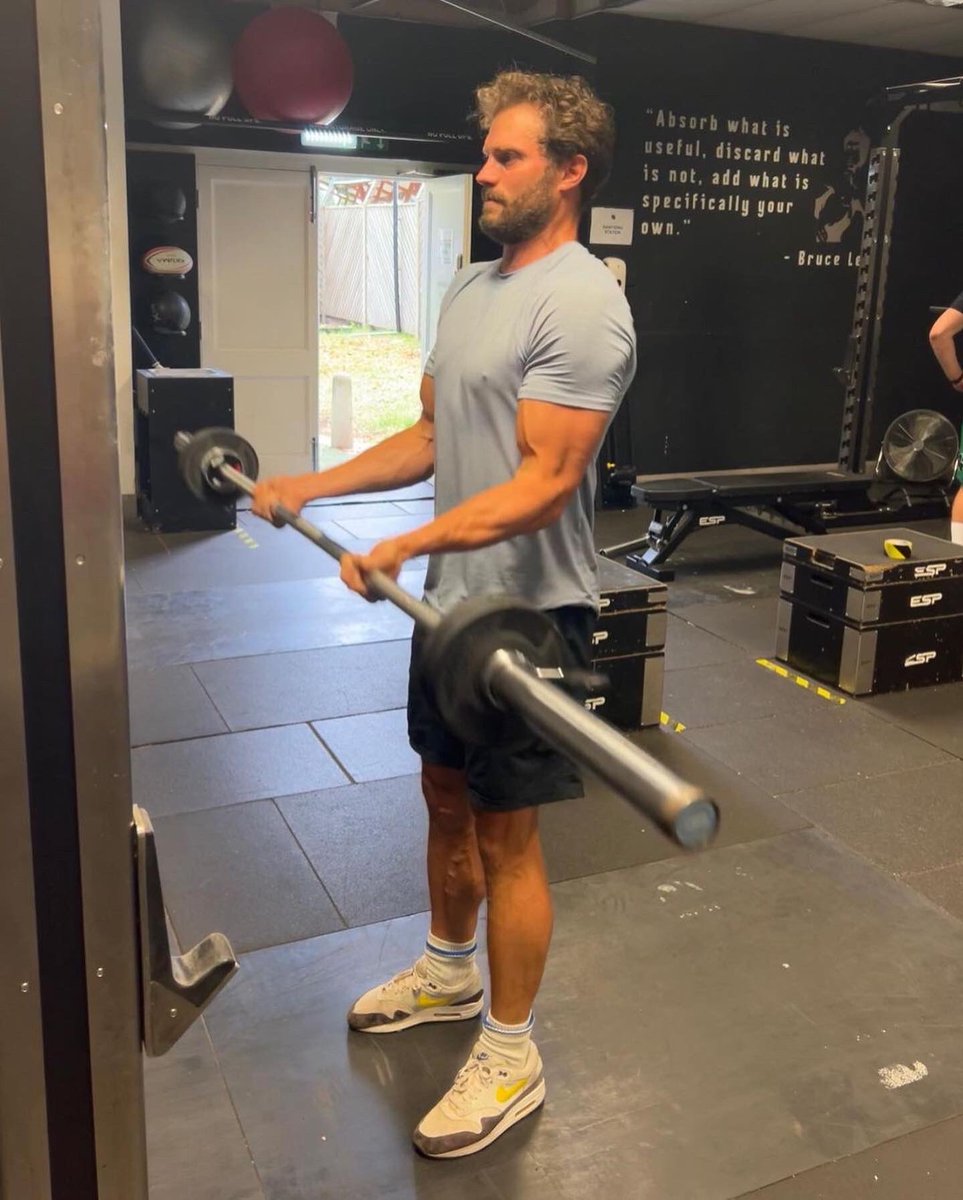 Jamie_addict's tweet photo. #Repost from @meldeane12 on IG 

jamiedornan throwing around some tin trying to get rid of the rolls of fat on him! 👀 #leanbean #gym #training #lifting #getitdone #eatswhathelikes #lucky #hooers https://t.co/GKQmUUcoZh