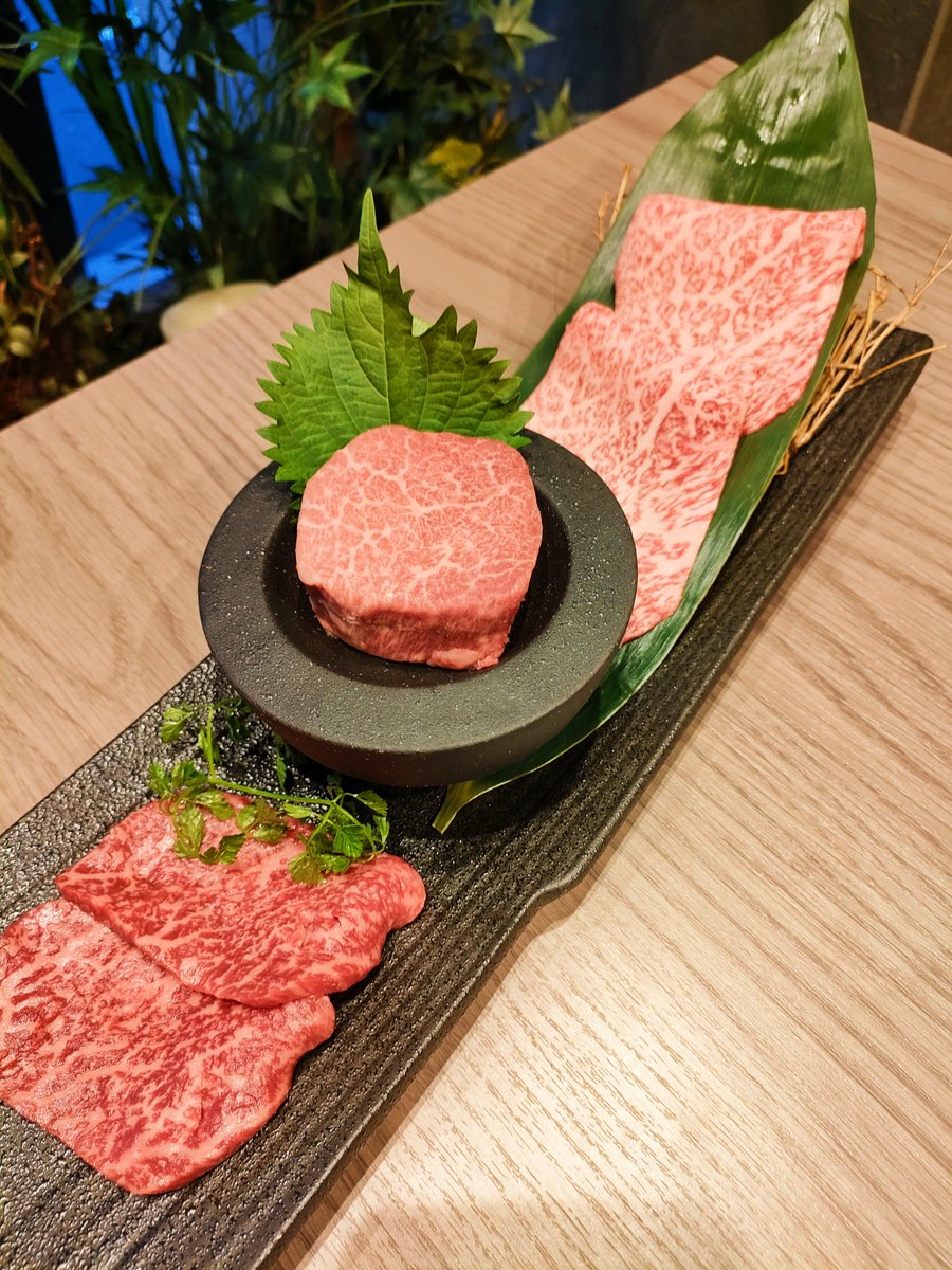 本日17：00～23：00まで営業❗

牛タン好きあつまれ❗
人気の牛タンメニューが増えました🥩
他にも美味しい赤身やホルモンメニューも沢山ございます❗

《食べログ・Instagram》
lit.link/rakugakishibuya

#渋谷焼肉　#焼肉渋谷　#牛タン　#焼肉　#焼肉デート　#和牛