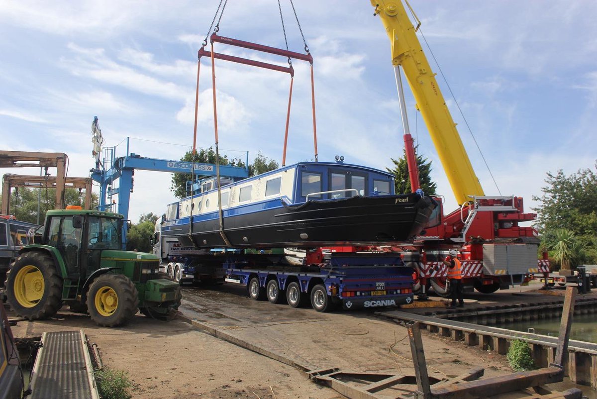 EthelBarge's tweet photo. Exciting times! Yesterday, Pearl was on her first journey, a 5 mile route by road from Colecraft Engineering Ltd to Calcutt Marina. Pearl is going into the water at for the builders and engineers to check all the systems are working correctly
#pearlsprogress https://t.co/wgjKSytQfU