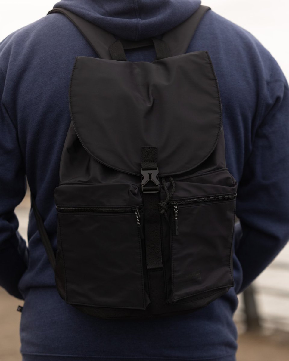 BadRhinoUK's tweet image. This Jack &amp;amp; Jones backpack is an essential! Did we mention it currently has 43% off too! 🏷️  
​
Get yours here 👉 bit.ly/3KPw6KJ
​
​​#badrhino #mensbackpack #jackandjones #bigandtall #mensaccessories