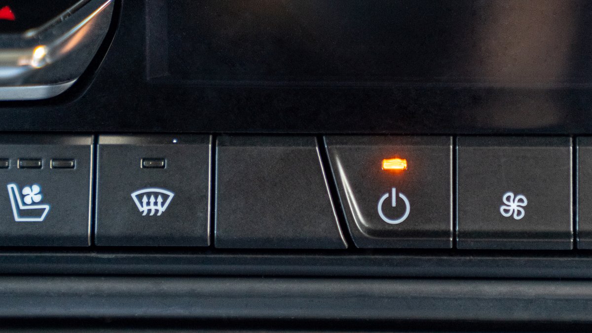 SnowsMazda's tweet photo. Stay cool (or warm), whichever you prefer, with the MyMazda apps’ innovative climate control.

Available to download now.
Apple iOS: https://t.co/wV77Q7Rv4p 
Android: https://t.co/FyqAhR9FSq 

#Snows #SnowsMazda #Mazda #MyMazda #MyMazdaApp #MazdaApp https://t.co/5hftEwcx5H