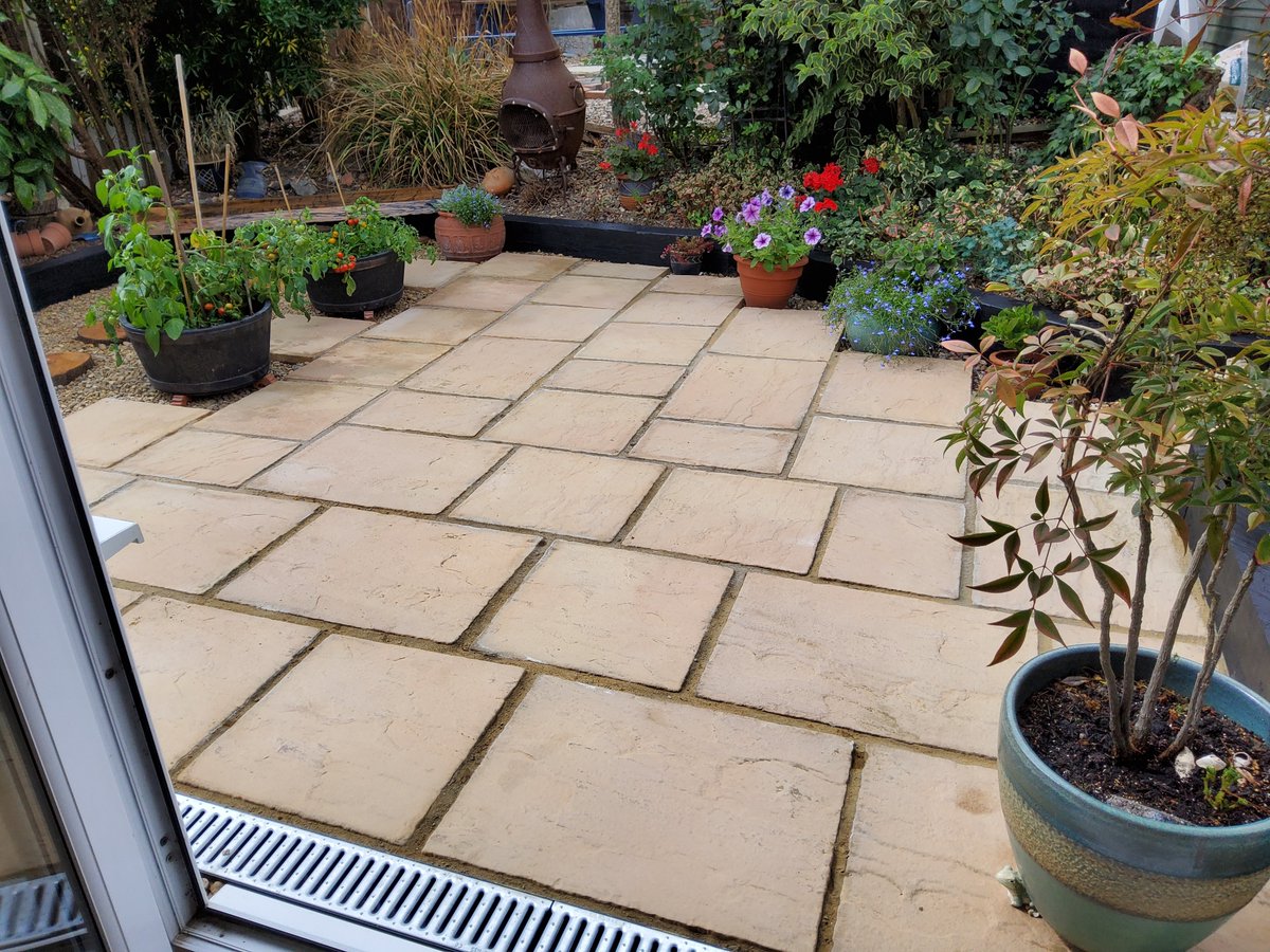 simplypaving's tweet photo. Big thank you to Cristina Walden for sending over photos of her beautiful project.👏😍
Showcasing our popular eco friendly pavers, Ashbourne in York Gold.
You can find these concrete pavers in the link below: https://t.co/mWmyx30lX2

#simplypaving #pavers #paving #concretepaving https://t.co/0SfFtj2B3u