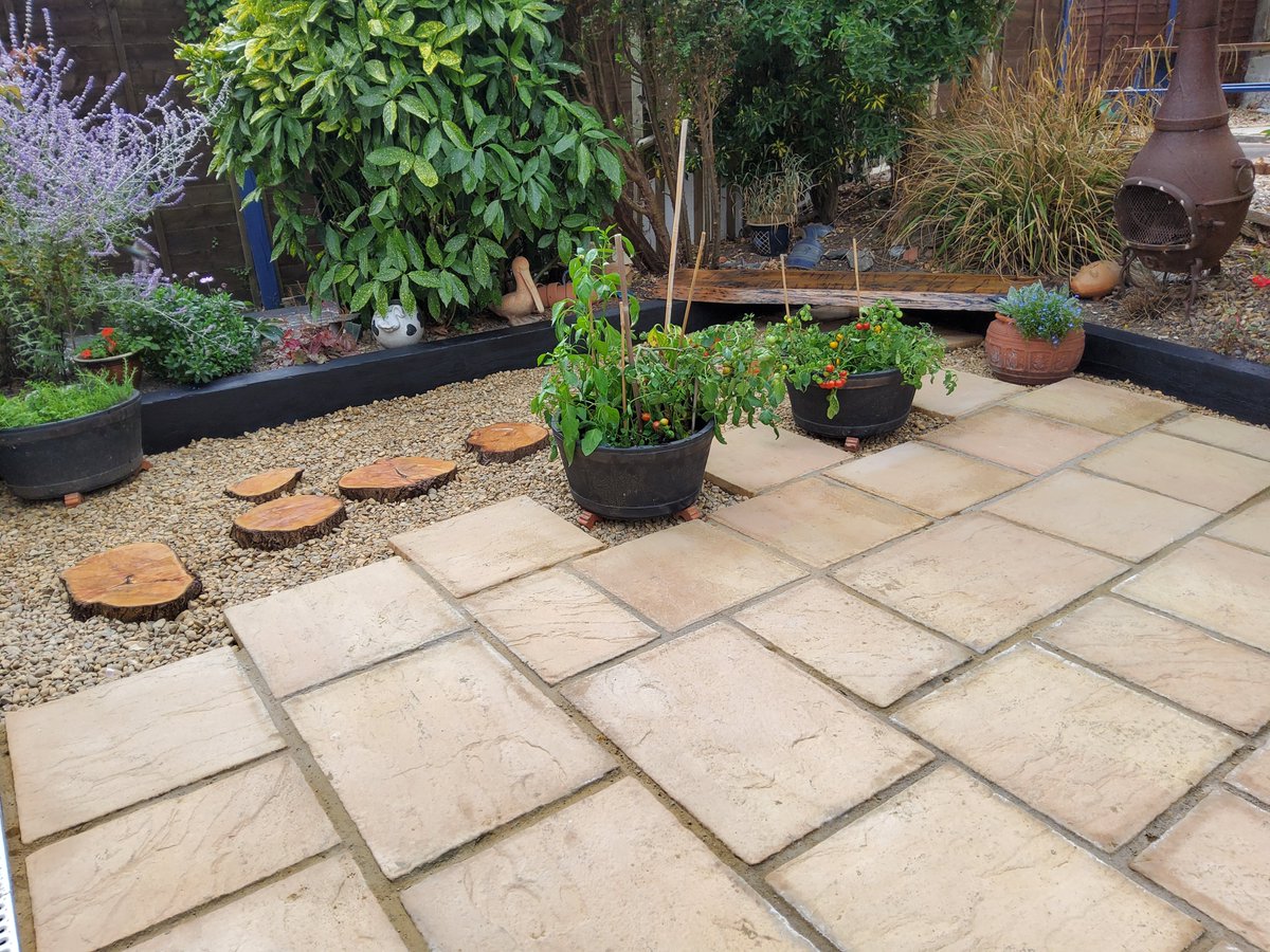 simplypaving's tweet photo. Big thank you to Cristina Walden for sending over photos of her beautiful project.👏😍
Showcasing our popular eco friendly pavers, Ashbourne in York Gold.
You can find these concrete pavers in the link below: https://t.co/mWmyx30lX2

#simplypaving #pavers #paving #concretepaving https://t.co/0SfFtj2B3u