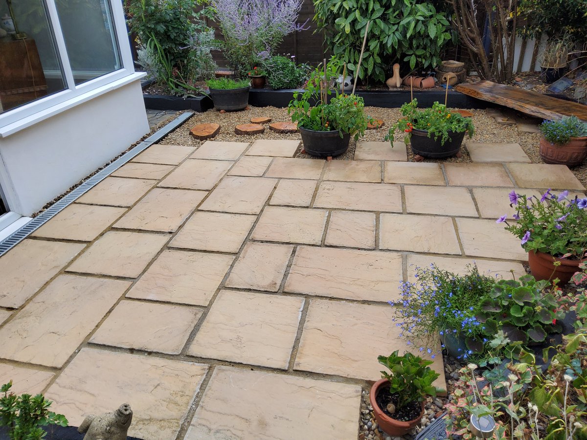 simplypaving's tweet photo. Big thank you to Cristina Walden for sending over photos of her beautiful project.👏😍
Showcasing our popular eco friendly pavers, Ashbourne in York Gold.
You can find these concrete pavers in the link below: https://t.co/mWmyx30lX2

#simplypaving #pavers #paving #concretepaving https://t.co/0SfFtj2B3u