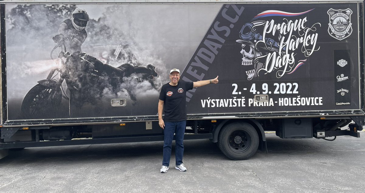 eevriviades's tweet photo. Prague Harley-Davidson Days 2-4 Sept. Most enjoyable trip. Good company #MotolifeToursCyprus; in a beautiful country! Huge participation of #HD lovers &amp; enthusiasts from all over. For many,  it’s a way of life!

#PragueHarleyDays  #LiveAndLetLive #LiveToRideRideToLive #BucketList https://t.co/bOoFL1nv2T