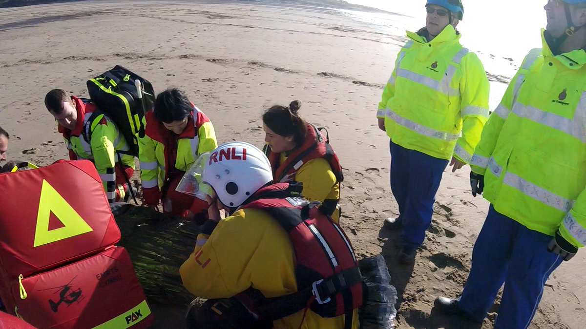 PorthcawlRNLI's tweet photo. This week is #AirAmbulanceWeek, raising awareness of the vital work of @AirAmbulancesUK charities
On occasion our volunteer crew are called to incidents working alongside @air_ambulance
Air ambulances in the UK deliver pre-hospital care every day making a #LifesavingDifference https://t.co/VF7UUezOdN