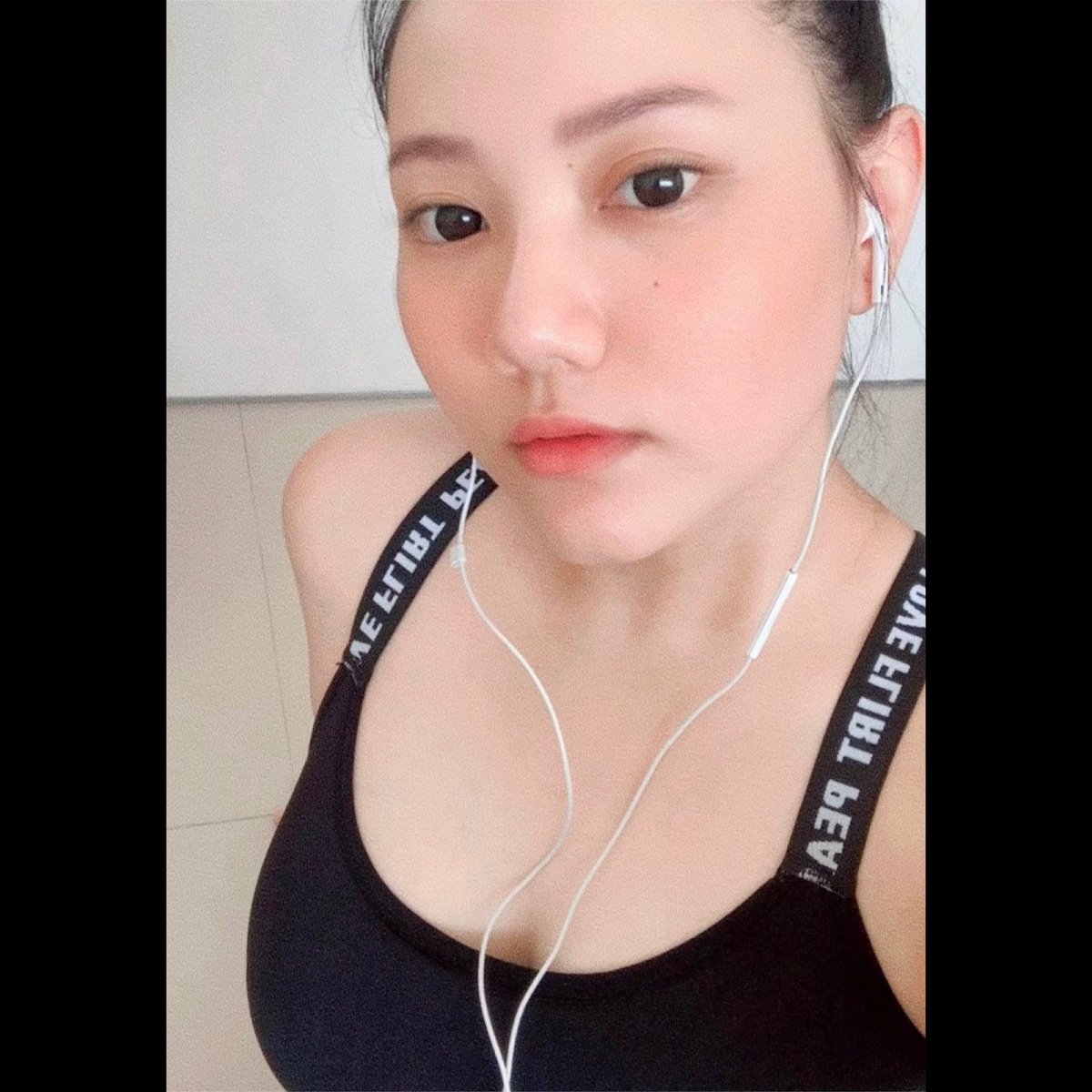 Rikhaleesi's tweet image. ᕦ(ò_óˇ) eh