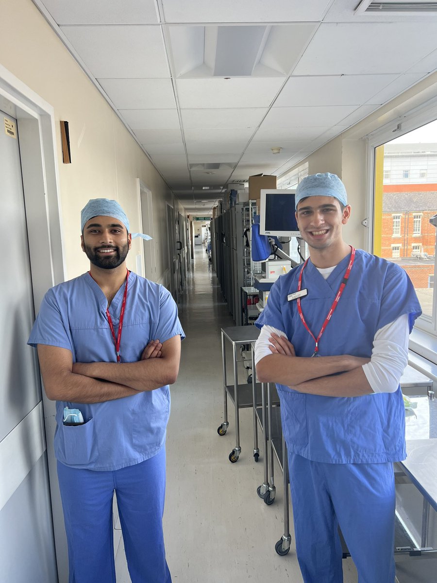 Our new med students Samir and Jahed on the #TransplantSurgery team <a href="/ImperialNHS/">Imperial NHS 💙</a> <a href="/ImperialSandC/">Surgery and Cancer</a> 
See the guy on the right - not only from Manchester but an #MUFC supporter! The other chap supports Arsenal…. 😂(3-1) 
<a href="/ImperialMed/">Imperial Medicine</a>